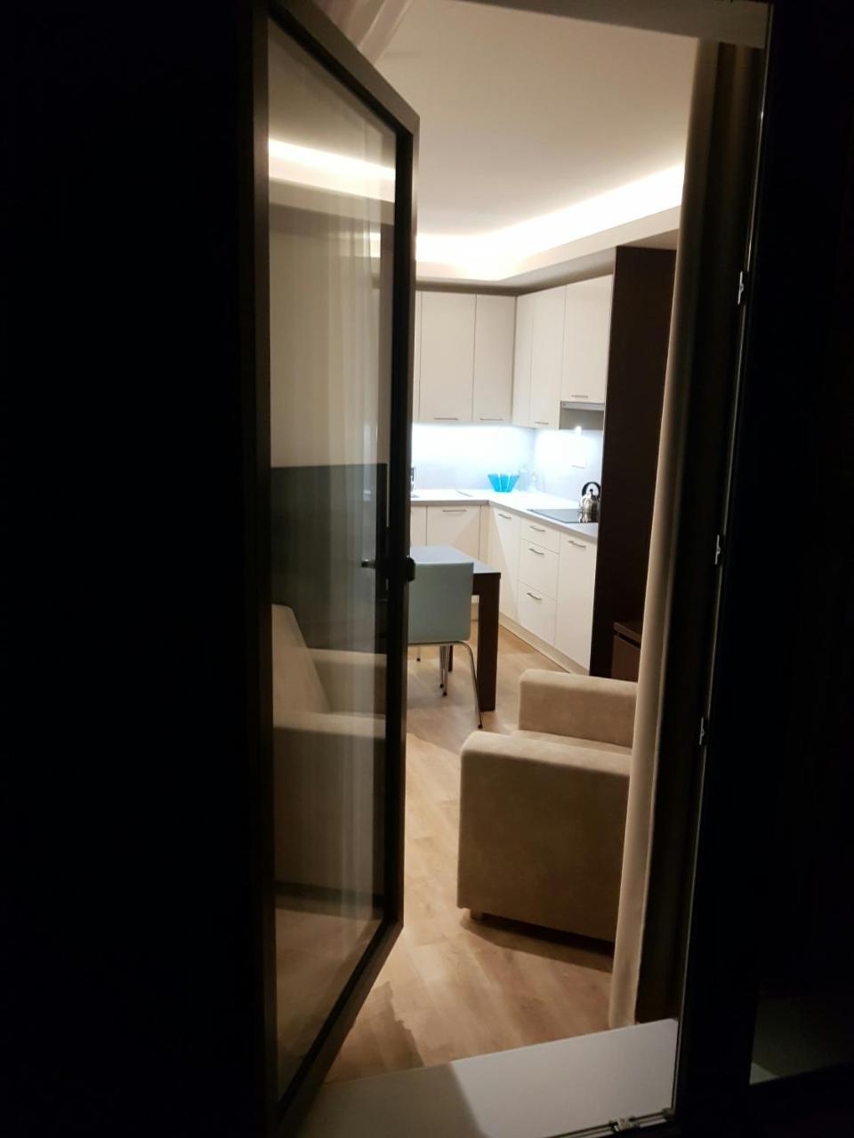 Exclusive In Luka * Prague