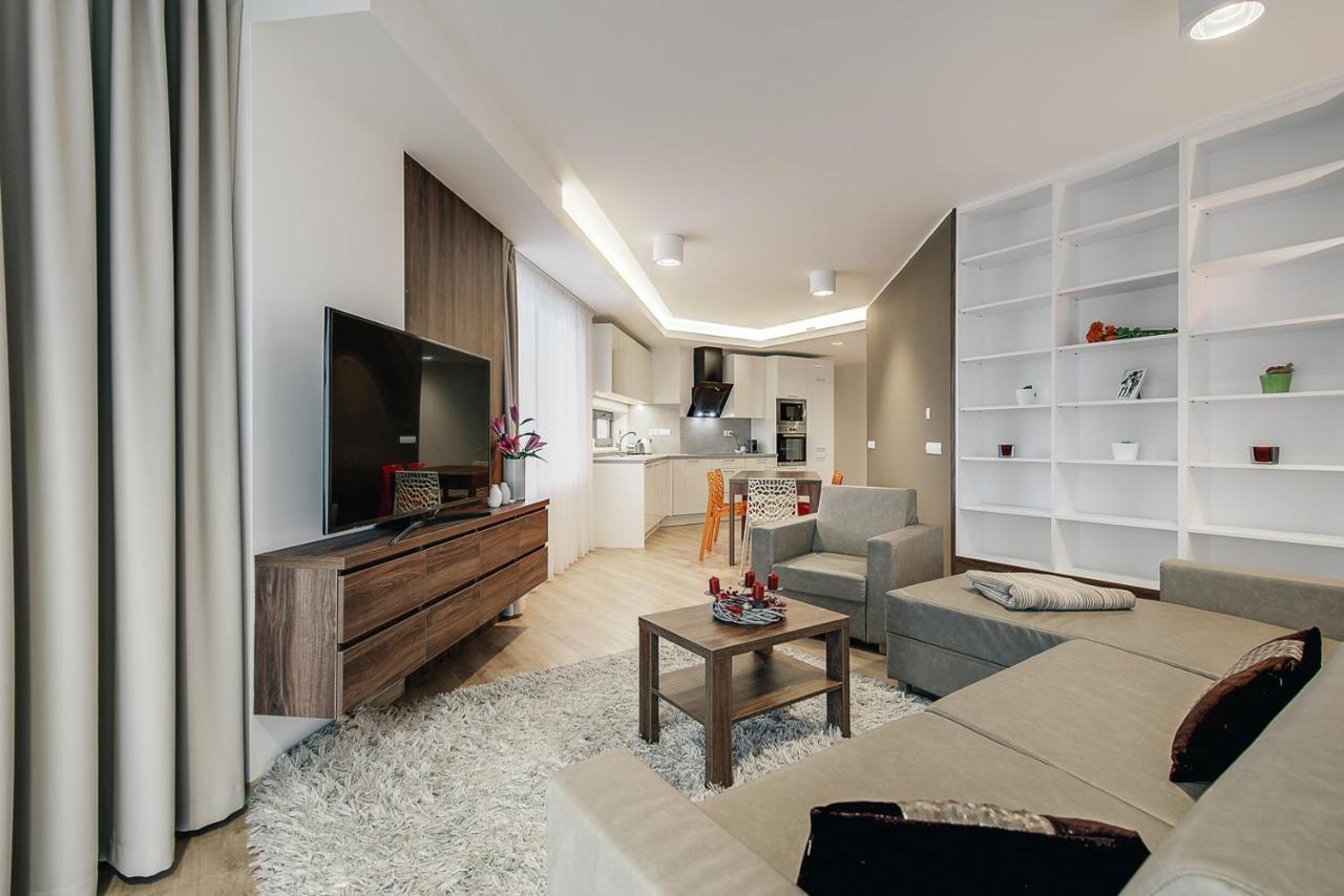 Exclusive In Luka Apartment