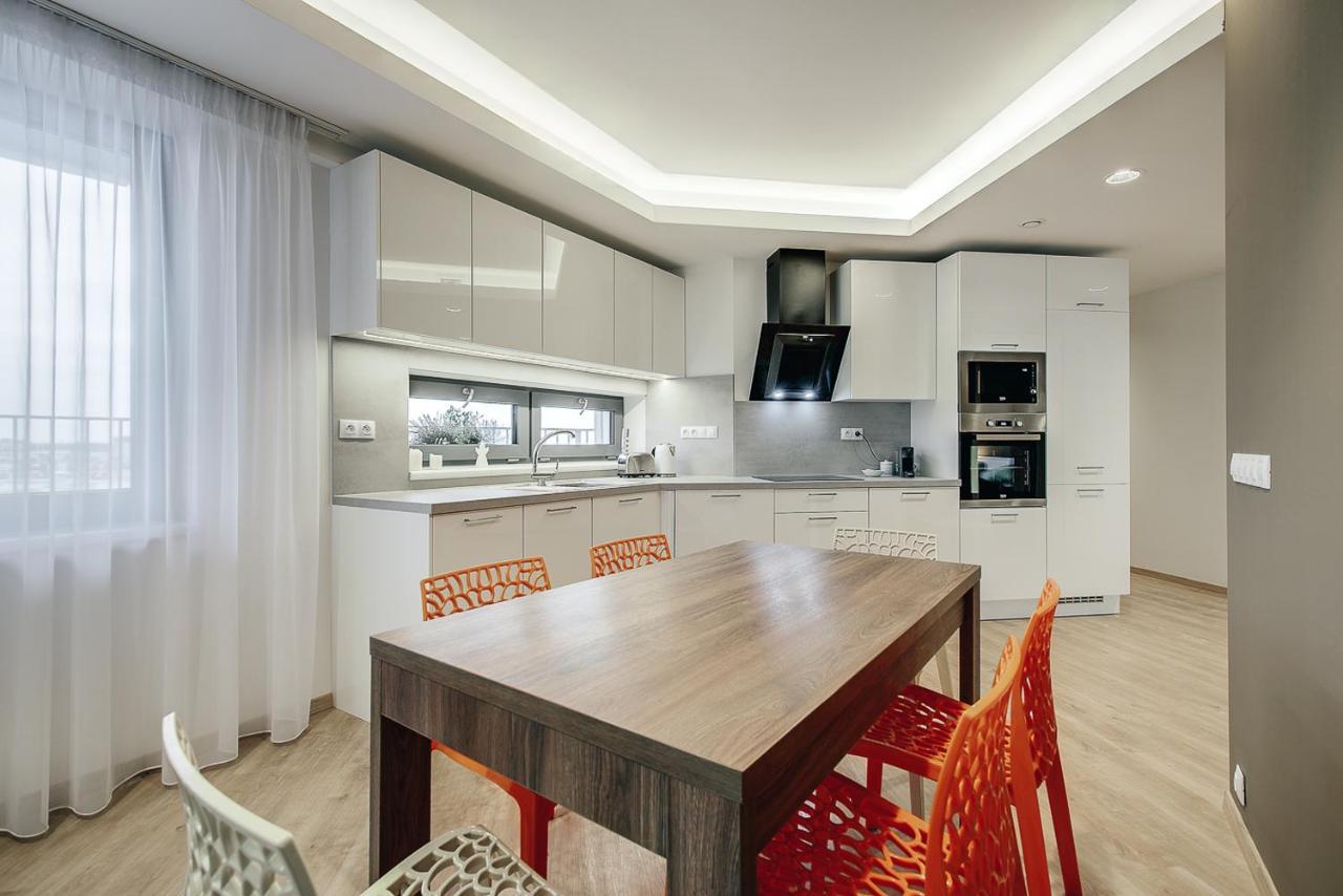 Exclusive In Luka Apartment
